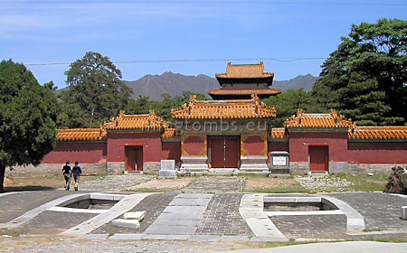 Xianling front gate