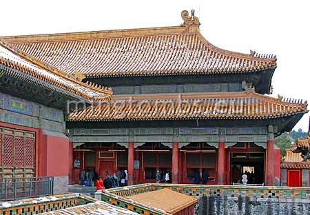 Qin'andian -where Hongxi passed away in May 1525