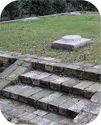 Stairs and plinths